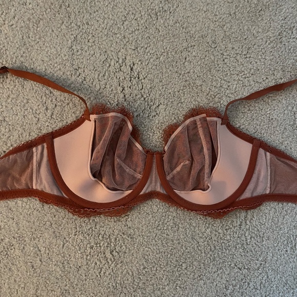 Victoria's Secret Dream Angels Lace Bra 34DD - Picture 2 of 3